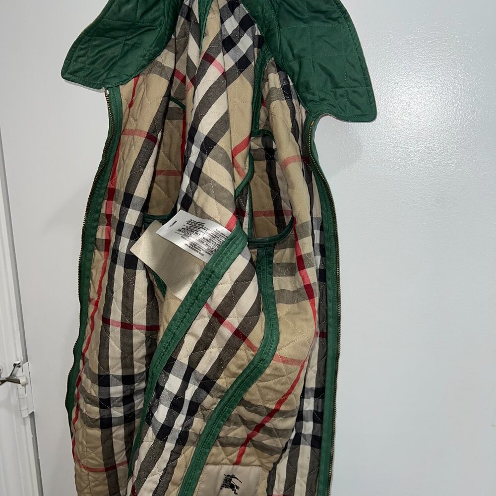 SOLD ! Vintage Burberry Quilted Down Jacket – Olive Green - Picture 4 of 6